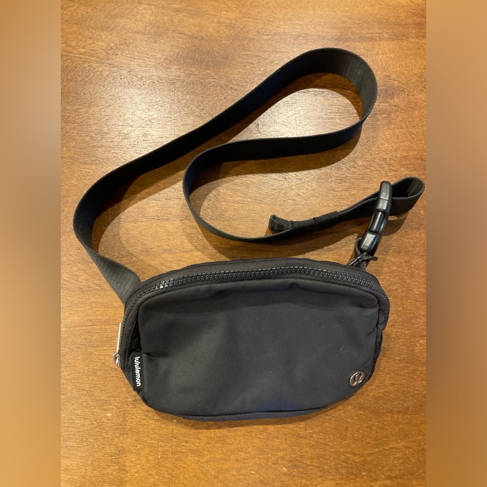 Lululemon Everywhere Belt Bag 1 L - Black